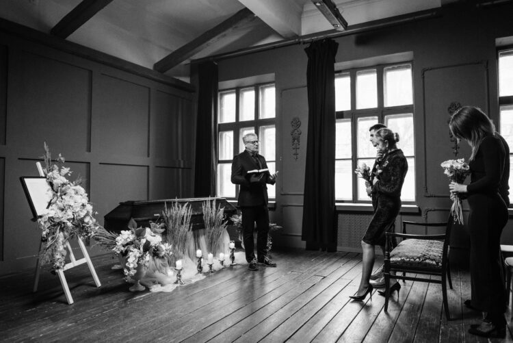 What is the role of a celebrant at a funeral?